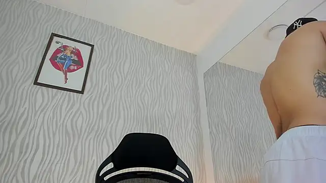 Snapshot of dylan_jacobx chatting on 09-28-25, 03:23 dylan jacobx online show from 09-28-25, 03:23