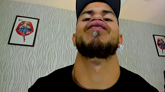 Snapshot of dylan_jacobx chatting on 10-22-25, 03:29 dylan jacobx online show from 10-22-25, 03:29