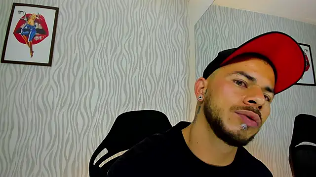 Snapshot of dylan_jacobx chatting on 10-27-25, 02:04 dylan jacobx online show from 10-27-25, 02:04