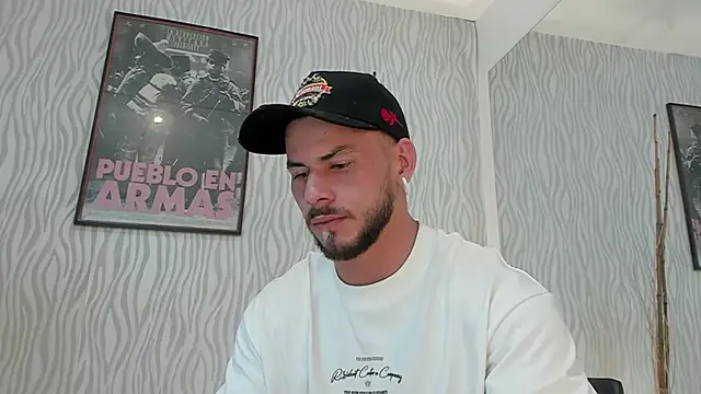 Snapshot of dylan_jacobx chatting on 07-26-26, 01:36 dylan jacobx online show from 07-26-26, 01:36