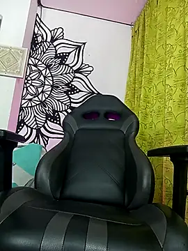 Snapshot of angela_bigdick chatting on 10-09-25, 11:25 angela bigdick online show from 10-09-25, 11:25