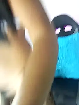 Snapshot of angela_bigdick chatting on 11-11-25, 12:32 angela bigdick online show from 11-11-25, 12:32