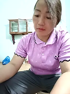 Snapshot of Exembin chatting on 10-09-25, 12:14 Exembin online show from 10-09-25, 12:14