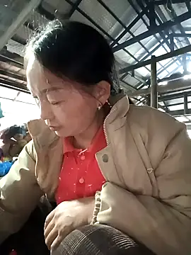 Snapshot of Exembin chatting on 11-18-25, 07:35 Exembin online show from 11-18-25, 07:35