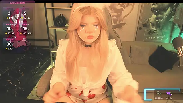 Snapshot of LilithNelson chatting on 10-31-25, 09:27 LilithNelson online show from 10-31-25, 09:27