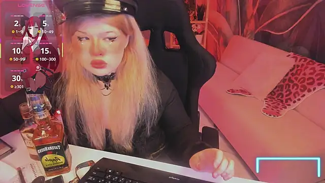 Snapshot of LilithNelson chatting on 11-18-25, 08:57 LilithNelson online show from 11-18-25, 08:57