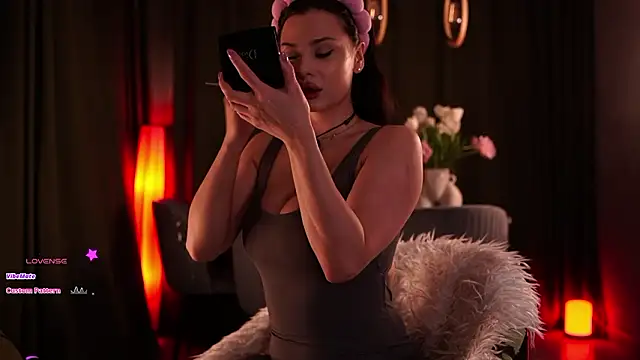 Snapshot of MaryHols chatting on 03-10-26, 05:07 MaryHols online show from 03-10-26, 05:07