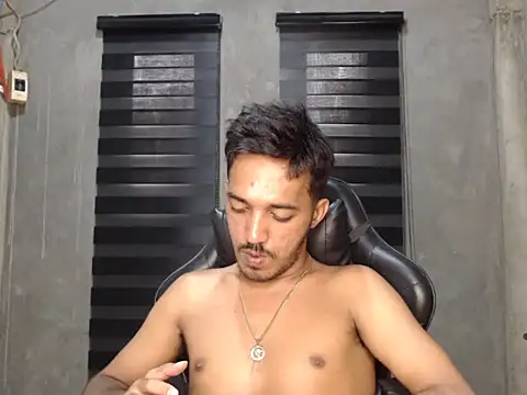 Snapshot of RowyCam chatting on 09-14-25, 06:56 RowyCam online show from 09-14-25, 06:56