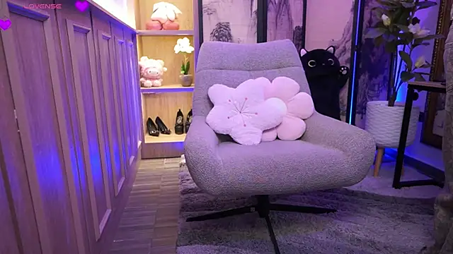 NamiKimura online show from 04-10-26, 07:07