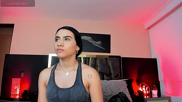 ScarletTorres online show from 10-05-25, 03:21