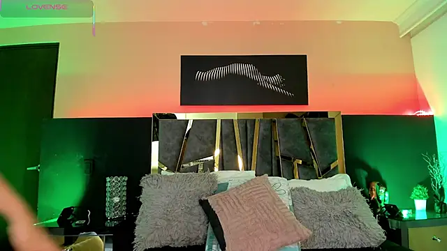 ScarletTorres online show from 11-15-25, 04:36