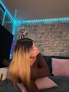 Melissa coll online show from 03-06-26, 04:53