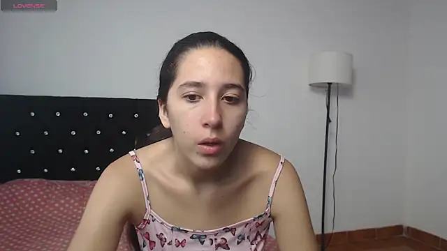 Snapshot of lilacream chatting on 09-11-25, 02:17 lilacream online show from 09-11-25, 02:17
