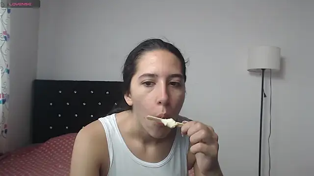 Snapshot of lilacream chatting on 09-16-25, 02:18 lilacream online show from 09-16-25, 02:18
