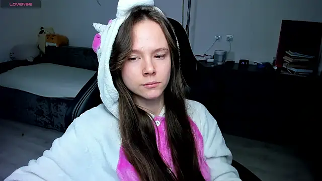 cute little ass online show from 04-20-26, 04:10