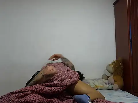 Snapshot of MeganAndMax@xh chatting on 10-25-25, 03:14 MeganAndMaxxh online show from 10-25-25, 03:14