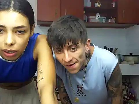 Snapshot of MeganAndMax@xh chatting on 11-09-25, 11:03 MeganAndMaxxh online show from 11-09-25, 11:03