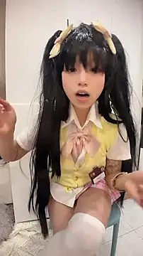 Snapshot of momo-2580 chatting on 12-14-25, 02:11 momo-2580 online show from 12-14-25, 02:11