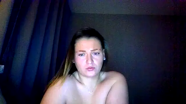 Snapshot of RUBY-ROSE-SWINGS chatting on 11-22-25, 05:06 RUBY-ROSE-SWINGS online show from 11-22-25, 05:06