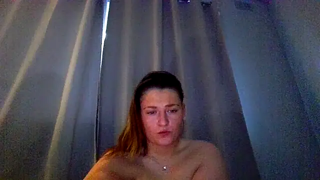 Snapshot of RUBY-ROSE-SWINGS chatting on 11-23-25, 08:36 RUBY-ROSE-SWINGS online show from 11-23-25, 08:36