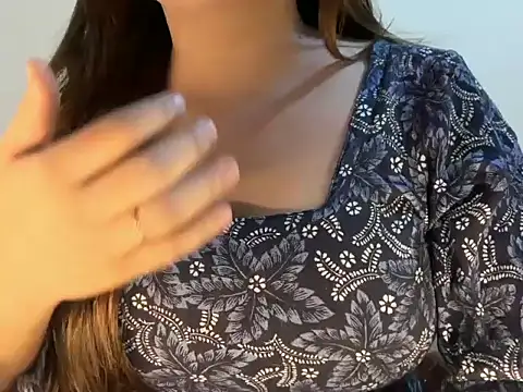 Snapshot of Remi_Emmii chatting on 01-12-26, 07:30 Remi Emmii online show from 01-12-26, 07:30