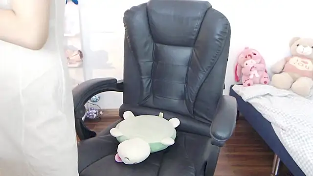 Suzie Wet Cave online show from 10-01-25, 12:33