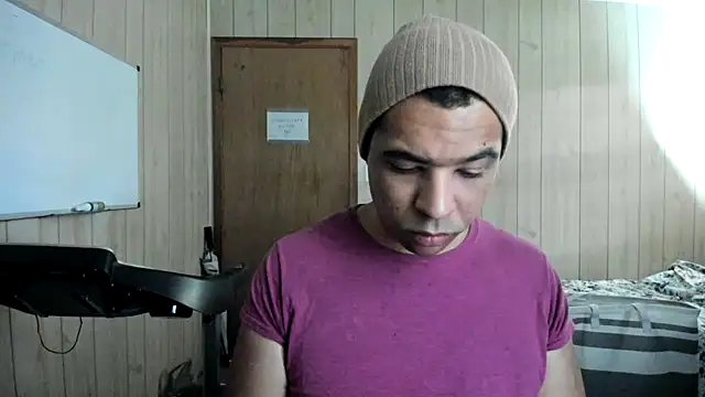 Snapshot of NaturalBeautyQueen chatting on 09-29-25, 01:16 NaturalBeautyQueen online show from 09-29-25, 01:16