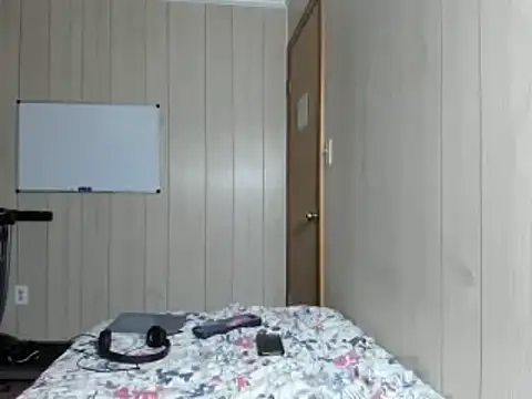 Snapshot of NaturalBeautyQueen chatting on 10-30-25, 09:33 NaturalBeautyQueen online show from 10-30-25, 09:33