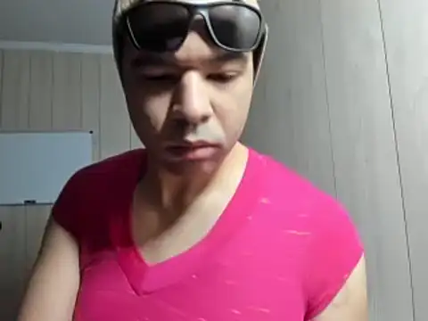 Snapshot of NaturalBeautyQueen chatting on 11-04-25, 10:03 NaturalBeautyQueen online show from 11-04-25, 10:03