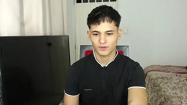 Snapshot of Alex_mojica chatting on 10-29-25, 06:15 Alex mojica online show from 10-29-25, 06:15