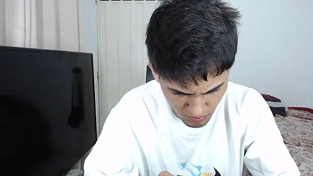 Snapshot of Alex_mojica chatting on 11-05-25, 05:51 Alex mojica online show from 11-05-25, 05:51