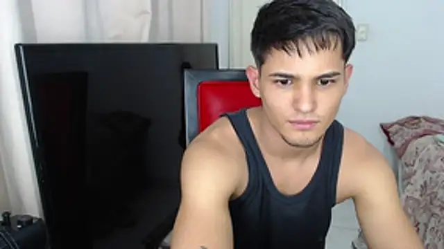 Snapshot of Alex_mojica chatting on 11-06-25, 05:08 Alex mojica online show from 11-06-25, 05:08