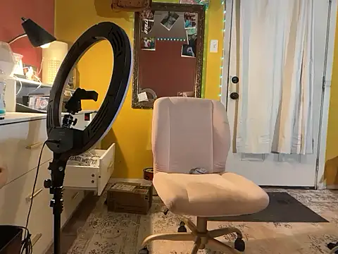 bearcub300 online show from 11-07-25, 12:32