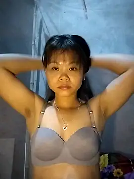 LinhNa999 online show from 10-29-25, 01:02