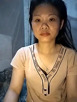 LinhNa999 online show from 04-19-26, 03:28