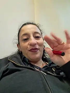 Snapshot of monella821 chatting on 11-24-25, 06:07 monella821 online show from 11-24-25, 06:07