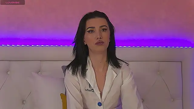 EnyaHazell online show from 11-15-25, 06:37