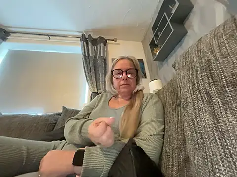 Anastasia-BlondeXX online show from 02-02-26, 10:25