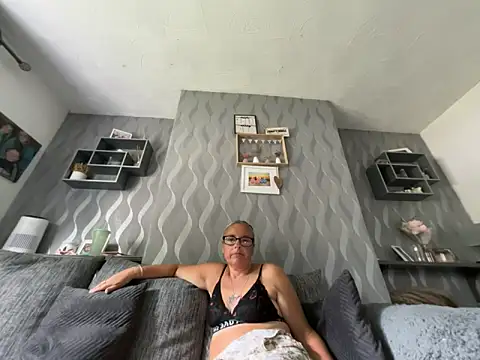 Snapshot of Anastasia-BlondeXX chatting on 05-26-26, 09:38 Anastasia-BlondeXX online show from 05-26-26, 09:38