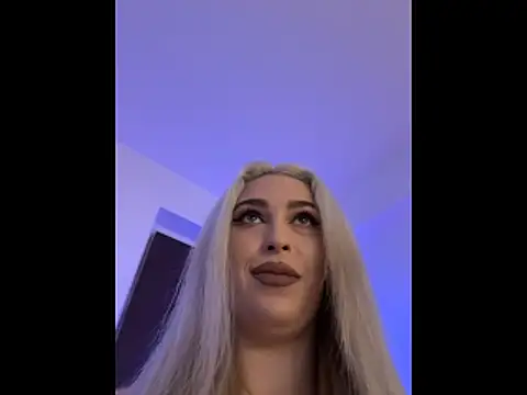 Snapshot of bia_kristal chatting on 10-31-25, 05:25 bia kristal online show from 10-31-25, 05:25