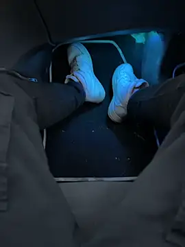 Manu97k online show from 11-03-25, 05:52