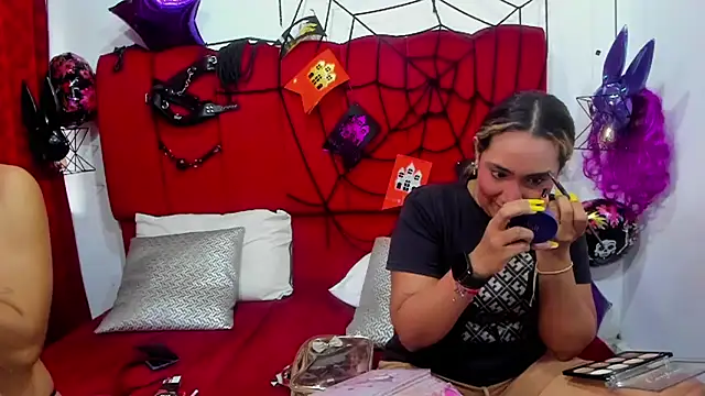 IsabelaANDalahia online show from 10-29-25, 01:46