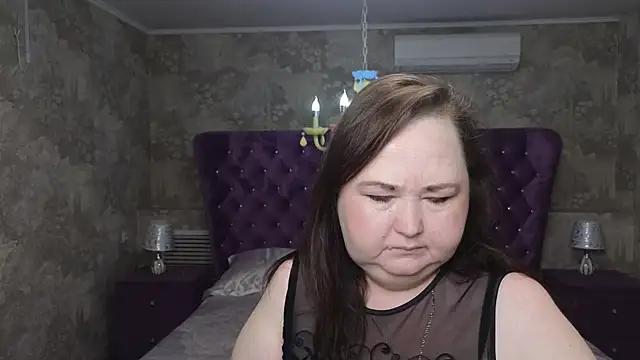 Eloisa Eliot online show from 12-16-25, 04:12