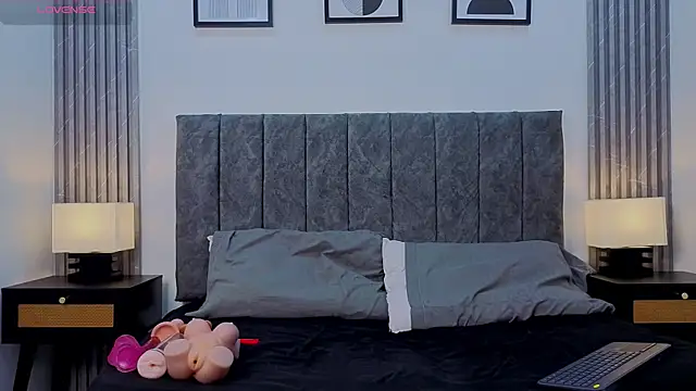 Liam forest  online show from 09-20-25, 04:57