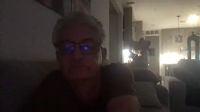 Snapshot of Daddy_Mike69 chatting on 04-27-26, 06:44 Daddy Mike69 online show from 04-27-26, 06:44