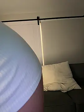 Snapshot of lilbbyily chatting on 06-23-26, 02:31 lilbbyily online show from 06-23-26, 02:31