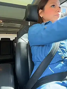 Snapshot of Mrs_MrLove chatting on 11-01-25, 07:05 Mrs MrLove online show from 11-01-25, 07:05