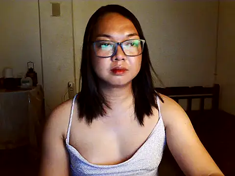 Snapshot of Trishme chatting on 10-15-25, 03:45 Trishme online show from 10-15-25, 03:45