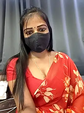 Snapshot of Misss-julli chatting on 11-14-25, 04:55 Misss-julli online show from 11-14-25, 04:55