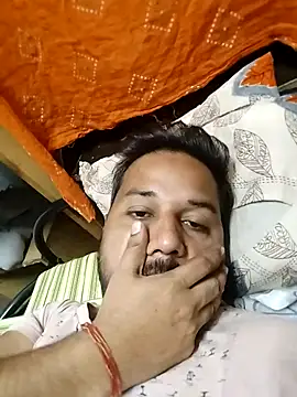 Snapshot of sumit_19 chatting on 10-05-25, 05:00 sumit 19 online show from 10-05-25, 05:00